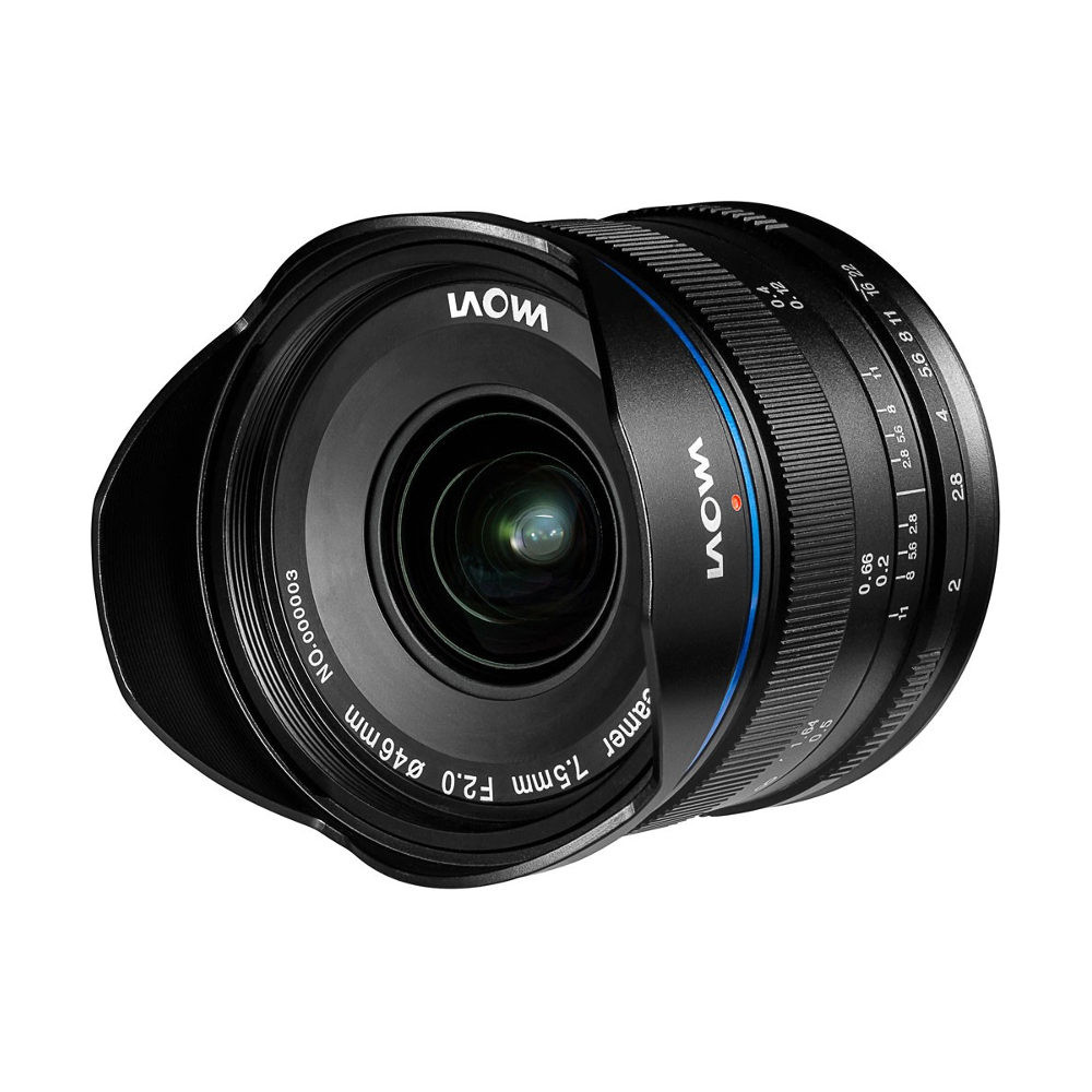 Obiettivo Laowa 7.5mm f/2.0 con attacco MFT standard Nero