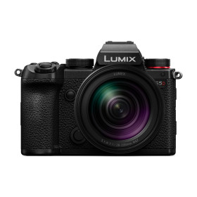 Panasonic Lumix S5D + 28-200mm f/4-7.1 Garanzia Fowa 4 anni  