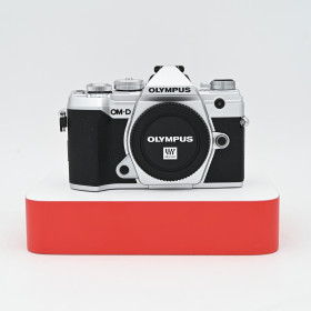 Olympus OM-D E-M5 III Body Silver 471 Scatti