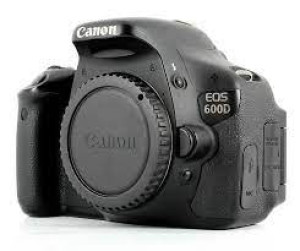 Fotocamera Digitale Reflex Canon EOS 600D Body Usata