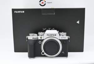 Fujifilm X-T4 Body Usata 20.860 Scatti