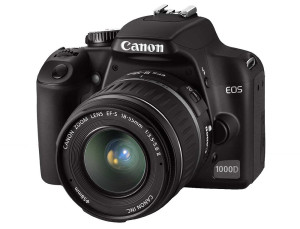 Canon Eos 1000D + 18-55mm Usata 1.883 scatti