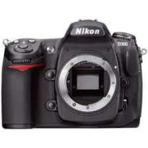 Nikon D300 + Battery Grip MB-D10 Usata