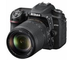 Nikon D7500 AF-S 18-140G ED VR + SD 32GB Lexar Nital