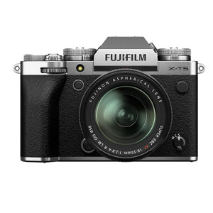 FFujifilm X-T5 + 18-55mm Silver Garanzia Ufficiale Fujifilm Italia